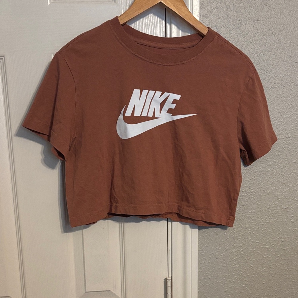 Nike Women's‎ Loose Fit Short Sleeve Brown Cropped Top size small